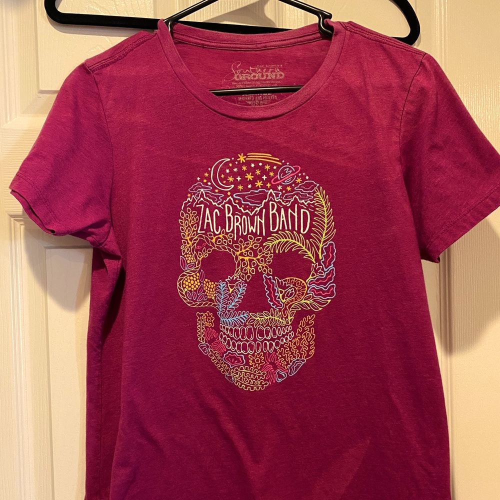 Zac Brown Women’s XL 2017 tour t-shirt